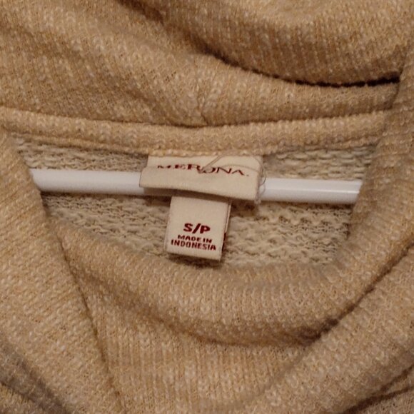 All Sweaters for $3 each - Picture 14 of 15